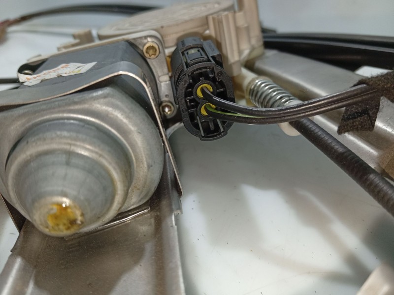 Recambio de elevalunas delantero derecho para bmw serie 5 berlina (e39) 520i exclusive referencia OEM IAM 51338252394  