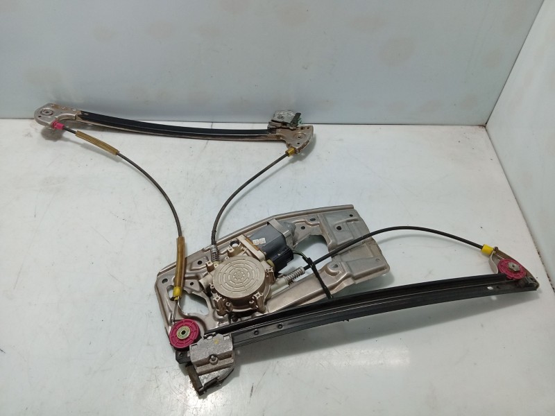 Recambio de elevalunas delantero izquierdo para bmw serie 5 berlina (e39) 520i exclusive referencia OEM IAM 51338252393  