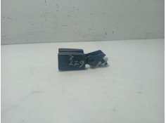 Recambio de anclaje cinturon trasero derecho para opel zafira a monospace (t98) 2.0 dti 16v (f75) referencia OEM IAM 93195949  