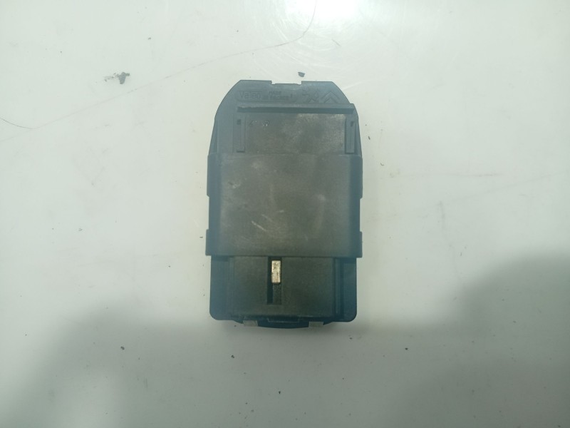 Recambio de mando elevalunas delantero izquierdo para peugeot 206 berlina referencia OEM IAM 6552WQ  