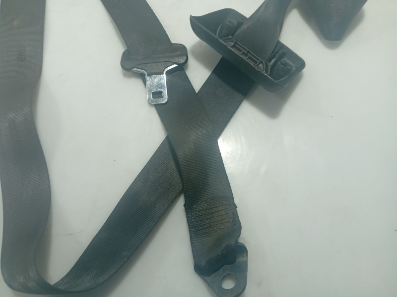 Recambio de cinturon seguridad trasero central para peugeot 206 berlina referencia OEM IAM 8975Q8  