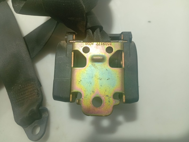 Recambio de cinturon seguridad trasero central para peugeot 206 berlina referencia OEM IAM 8975Q8  