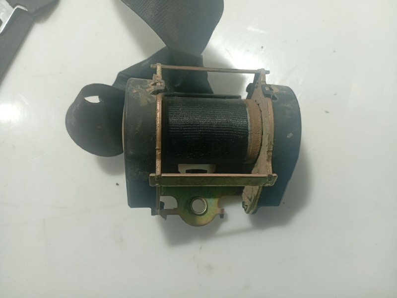 Recambio de cinturon seguridad trasero derecho para peugeot 206 berlina referencia OEM IAM 8975R0  
