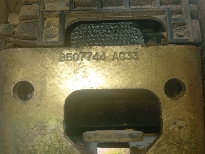 Recambio de cinturon seguridad delantero izquierdo para peugeot 206 berlina referencia OEM IAM 8973WK  