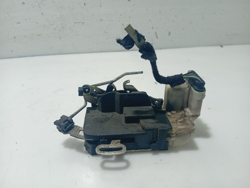 Recambio de cerradura puerta delantera derecha para lancia lybra berlina referencia OEM IAM 46763097  