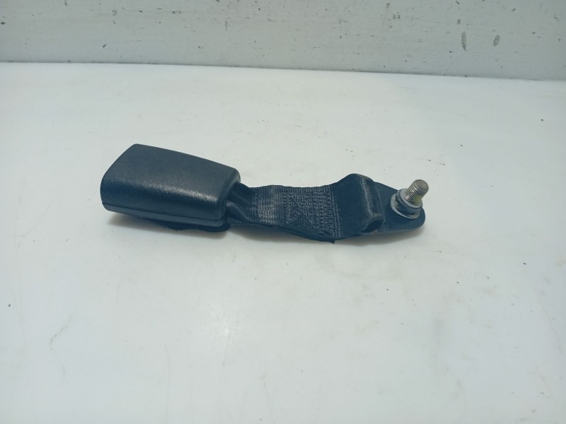 Recambio de anclaje cinturon trasero central para lancia lybra berlina referencia OEM IAM 735243468  