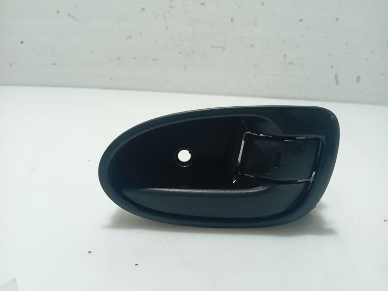 Recambio de maneta interior delantera derecha para toyota yaris (ksp9/scp9/nlp9) referencia OEM IAM 692050D090B0  