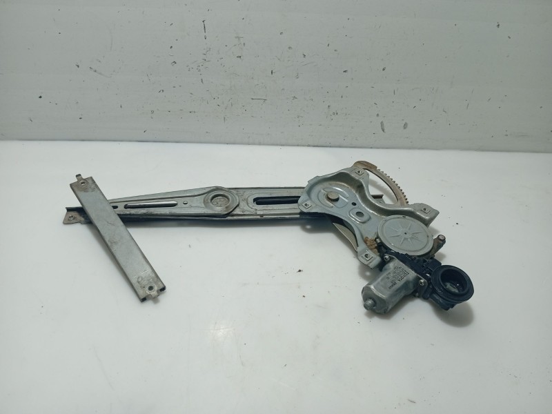 Recambio de elevalunas delantero derecho para toyota yaris (ksp9/scp9/nlp9) referencia OEM IAM 698100D131 60818280 60818240