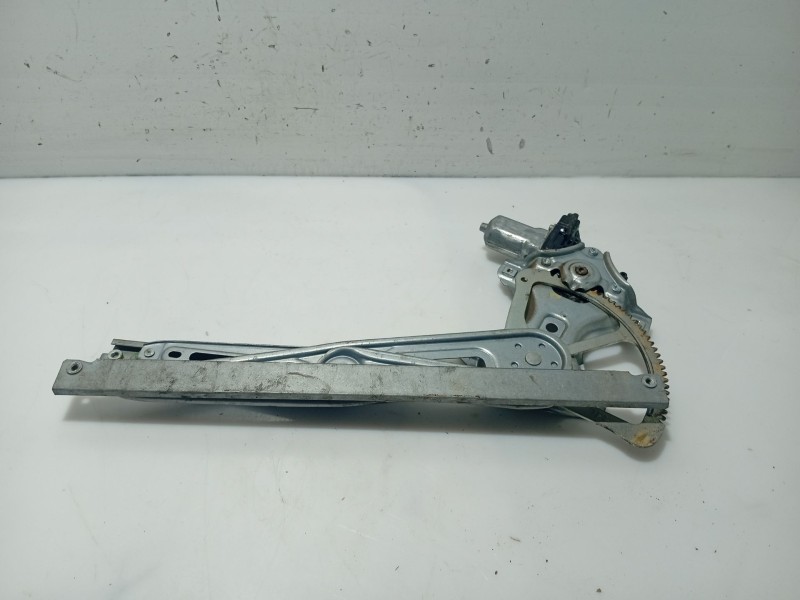 Recambio de elevalunas delantero derecho para toyota yaris (ksp9/scp9/nlp9) referencia OEM IAM 698100D131 60818280 60818240