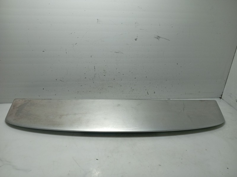 Recambio de aleron trasero para seat ibiza iii (6l1) 1.9 sdi referencia OEM IAM 6L6827933D  