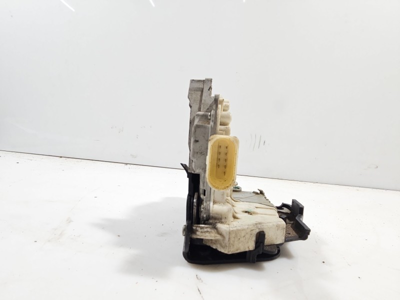 Recambio de cerradura puerta delantera izquierda para audi a4 berlina (8e) referencia OEM IAM 8E1837015AA  