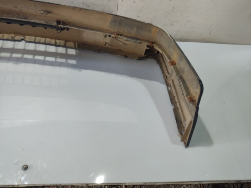 Recambio de paragolpes delantero para volvo serie 940 berlina/familiar 2.3 cat referencia OEM IAM 6846080  