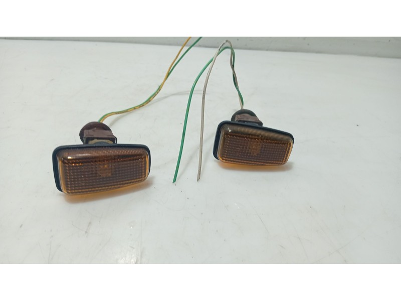 Recambio de piloto lateral izquierdo para citroën xsara (n1) 1.9 td referencia OEM IAM 632545  