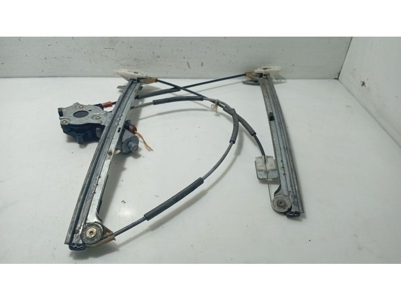 Recambio de elevalunas delantero izquierdo para citroën xsara (n1) 1.9 td referencia OEM IAM 9221H4  