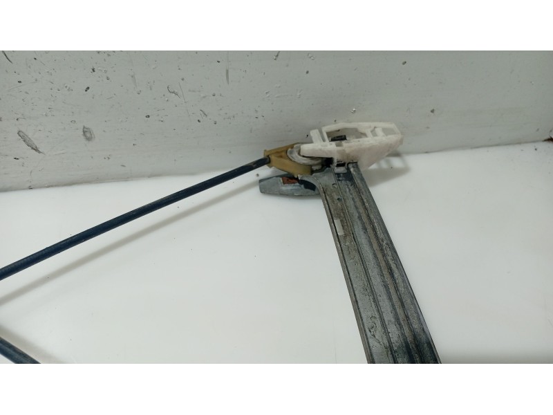 Recambio de elevalunas delantero izquierdo para citroën xsara (n1) 1.9 td referencia OEM IAM 9221H4  