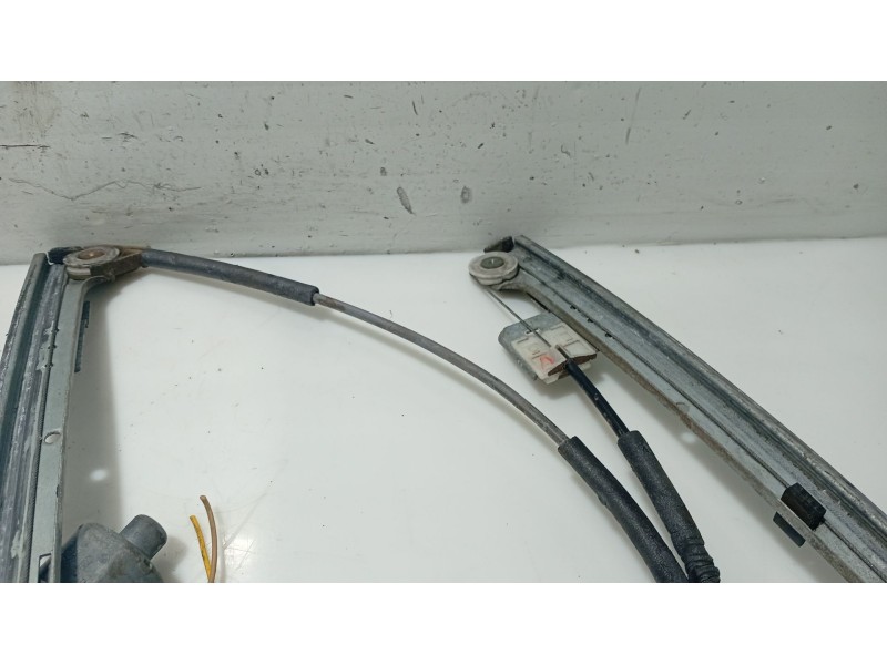 Recambio de elevalunas delantero derecho para citroën xsara (n1) 1.9 td referencia OEM IAM 9222H2  