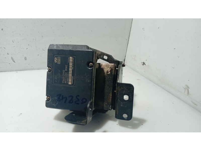 Recambio de abs para hyundai xg 3.0 xg referencia OEM IAM 9566039600  