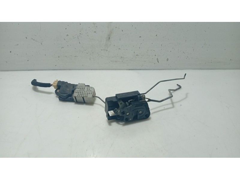 Recambio de cerradura puerta delantera izquierda para hyundai xg 3.0 xg referencia OEM IAM 8131039001  