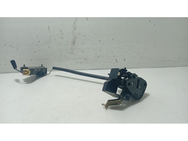 Recambio de cerradura puerta trasera derecha para hyundai xg 3.0 xg referencia OEM IAM 8142039000  