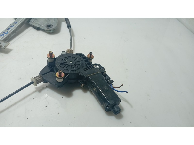 Recambio de elevalunas delantero izquierdo para hyundai xg 3.0 xg referencia OEM IAM 8245039000  