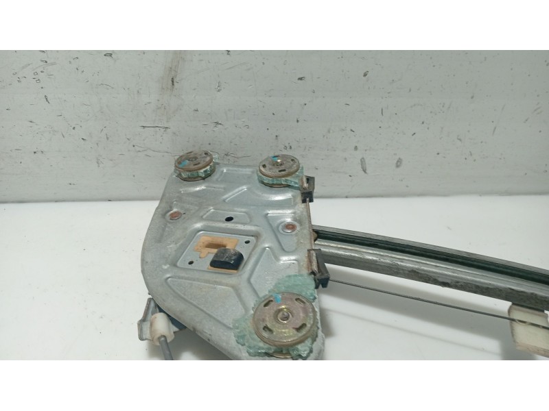 Recambio de elevalunas delantero izquierdo para hyundai xg 3.0 xg referencia OEM IAM 8245039000  