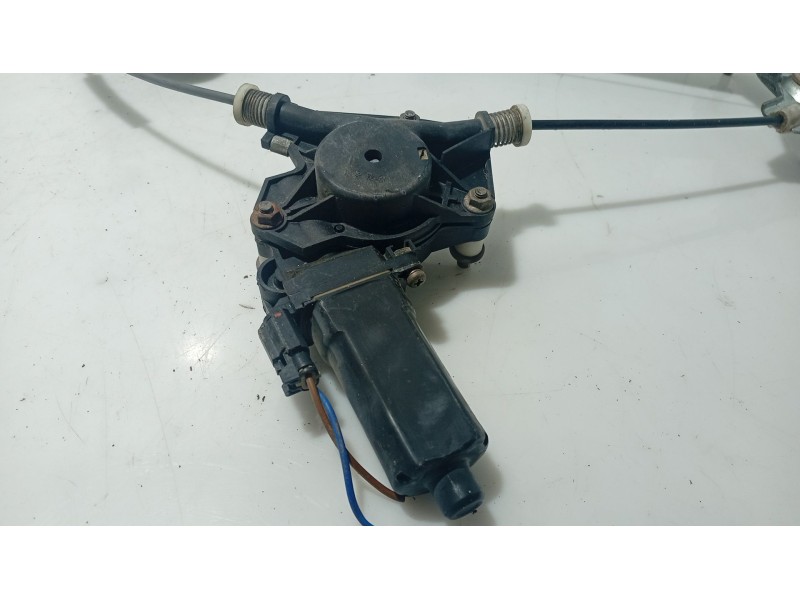 Recambio de elevalunas delantero izquierdo para hyundai xg 3.0 xg referencia OEM IAM 8245039000  