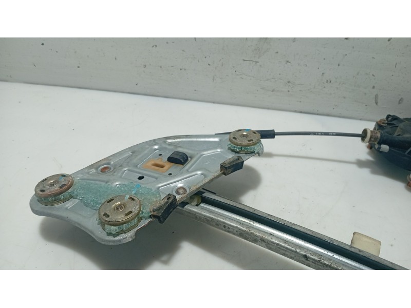 Recambio de elevalunas delantero derecho para hyundai xg 3.0 xg referencia OEM IAM 8246039000  