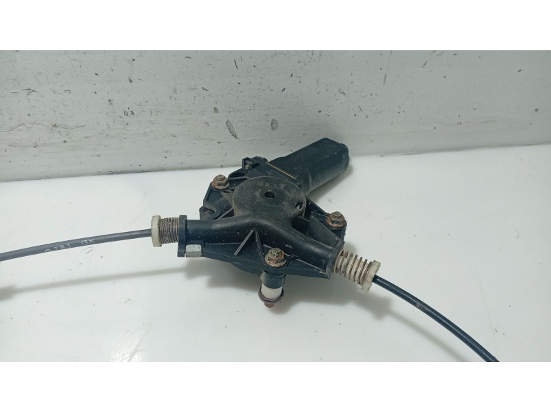 Recambio de elevalunas delantero derecho para hyundai xg 3.0 xg referencia OEM IAM 8246039000  