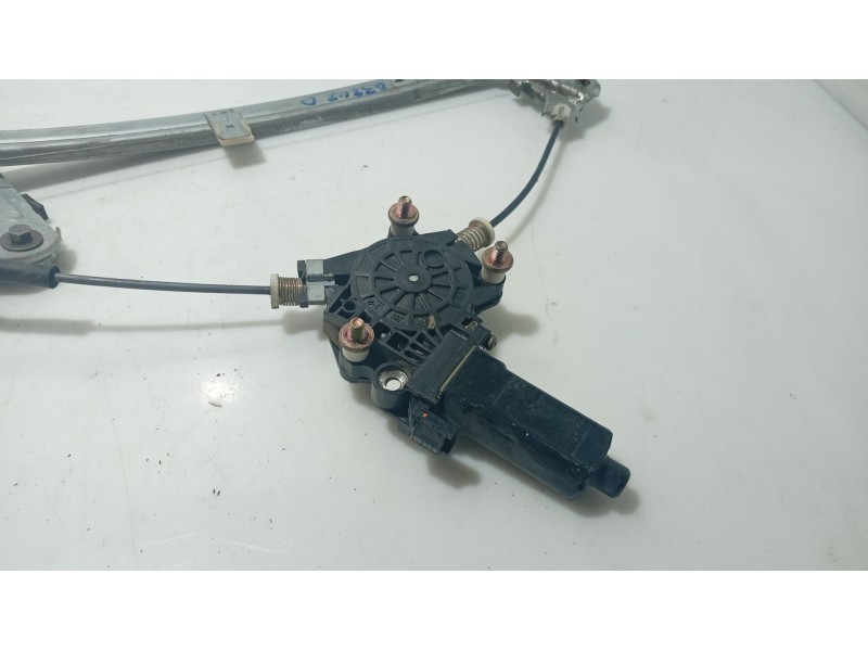 Recambio de elevalunas delantero derecho para hyundai xg 3.0 xg referencia OEM IAM 8246039000  