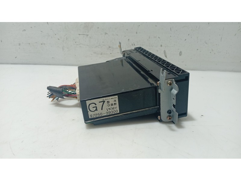 Recambio de mando climatizador para hyundai xg 3.0 xg referencia OEM IAM 9725039300  VKMF