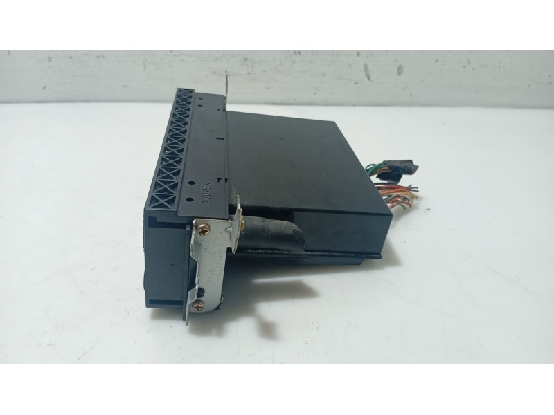 Recambio de mando climatizador para hyundai xg 3.0 xg referencia OEM IAM 9725039300  VKMF