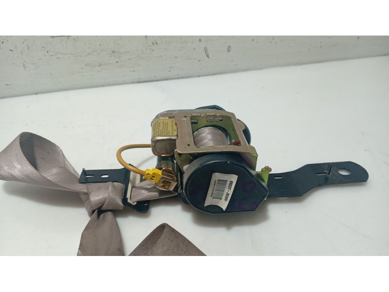 Recambio de cinturon seguridad delantero derecho para hyundai xg 3.0 xg referencia OEM IAM 8882039300LK  