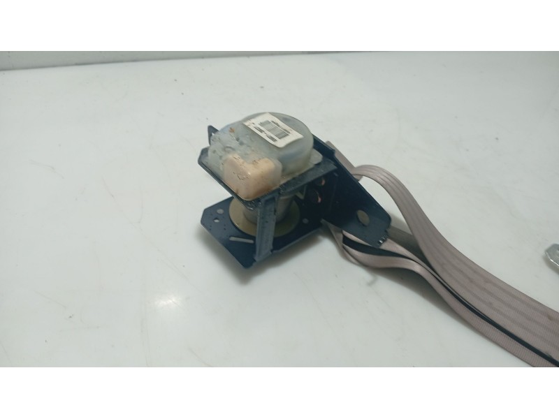 Recambio de cinturon seguridad trasero central para hyundai xg 3.0 xg referencia OEM IAM 8982039000  