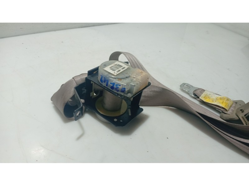 Recambio de cinturon seguridad trasero central para hyundai xg 3.0 xg referencia OEM IAM 8982039000  