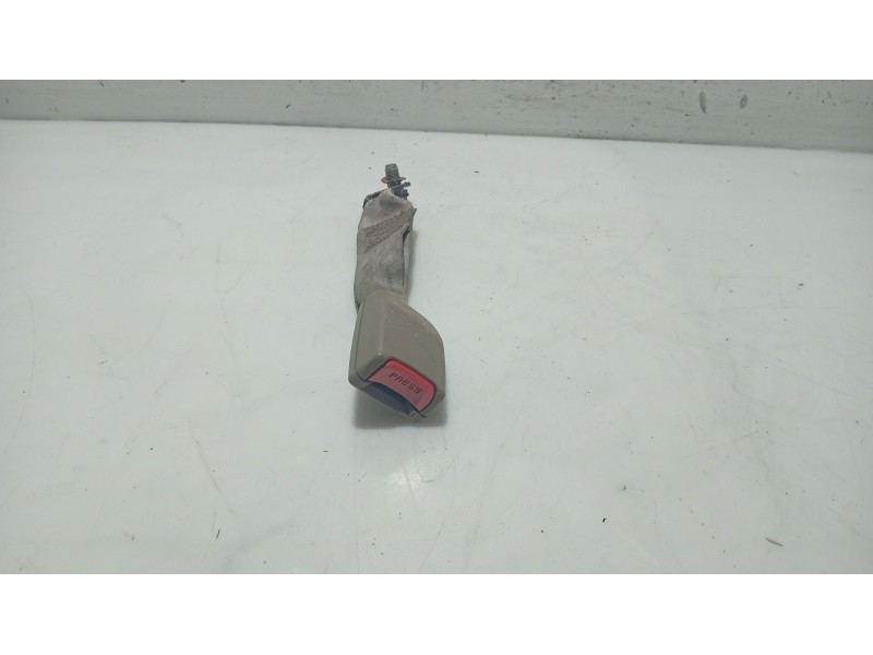 Recambio de anclaje cinturon trasero izquierdo para hyundai xg 3.0 xg referencia OEM IAM 8983039600ZQ  