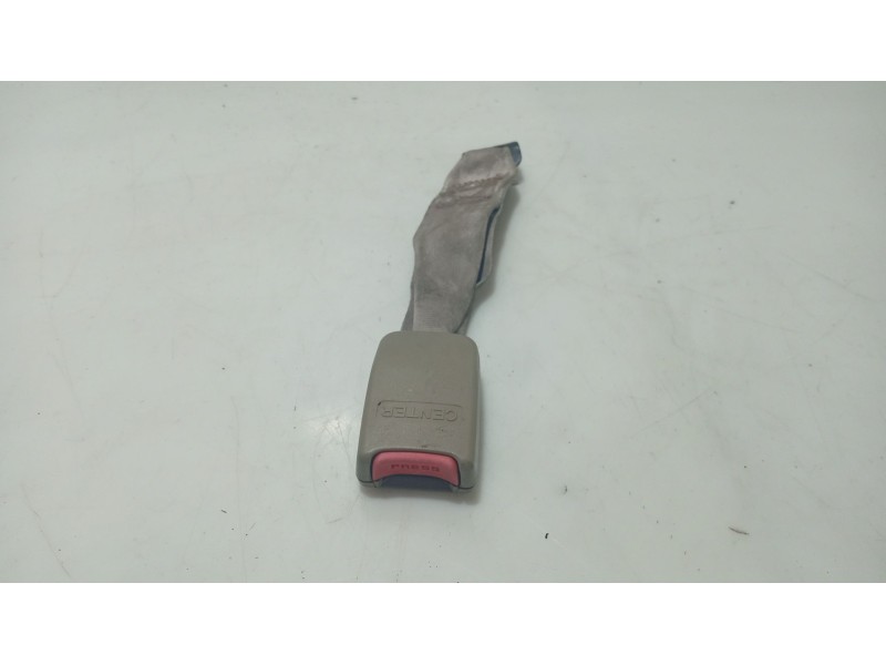 Recambio de anclaje cinturon trasero central para hyundai xg 3.0 xg referencia OEM IAM 8983039610ZQ  