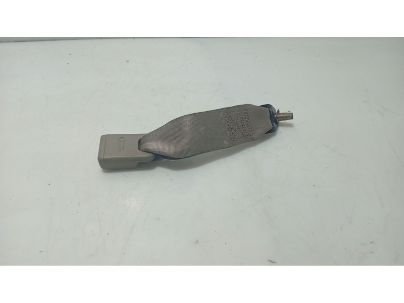 Recambio de anclaje cinturon trasero derecho para hyundai xg 3.0 xg referencia OEM IAM 4306283  