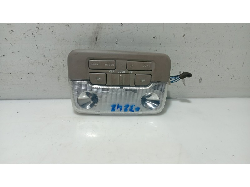 Recambio de luz interior para hyundai xg 3.0 xg referencia OEM IAM 92830390  