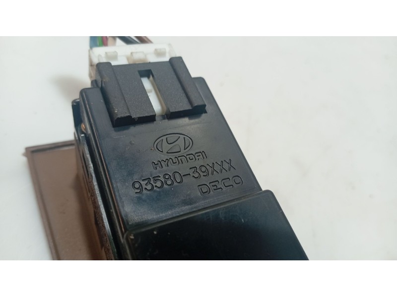 Recambio de mando elevalunas trasero izquierdo para hyundai xg 3.0 xg referencia OEM IAM 9358039XXX  