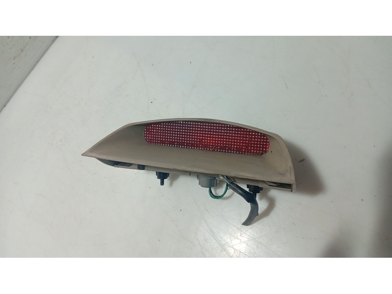 Recambio de luz central de freno para hyundai xg 3.0 xg referencia OEM IAM 9275038051ZQ  