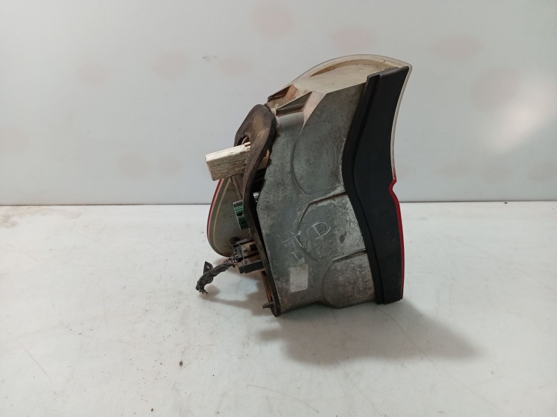 Recambio de piloto trasero derecho para bmw x5 (e53) 3.0 d referencia OEM IAM 63217164476  