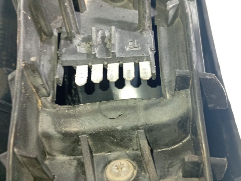 Recambio de piloto trasero derecho para opel corsa c referencia OEM IAM 09114337  