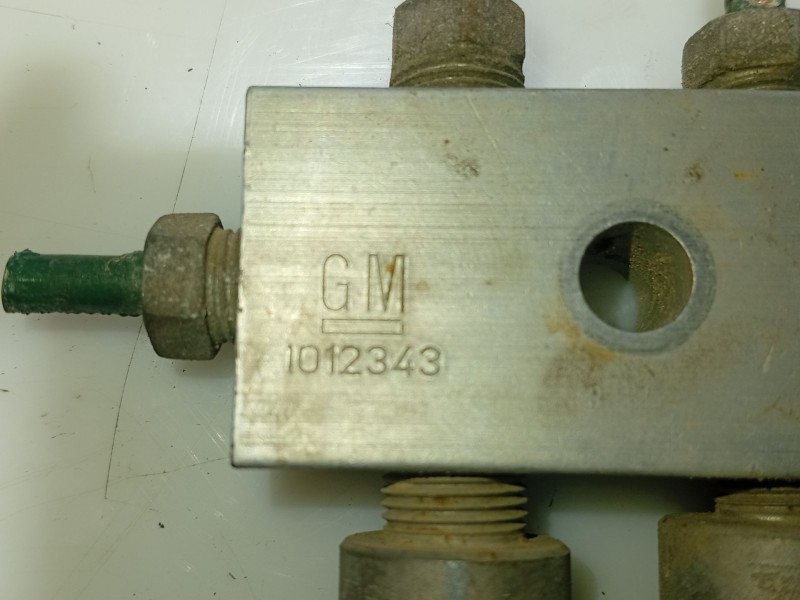 Recambio de valvula para opel corsa c referencia OEM IAM 1012343  