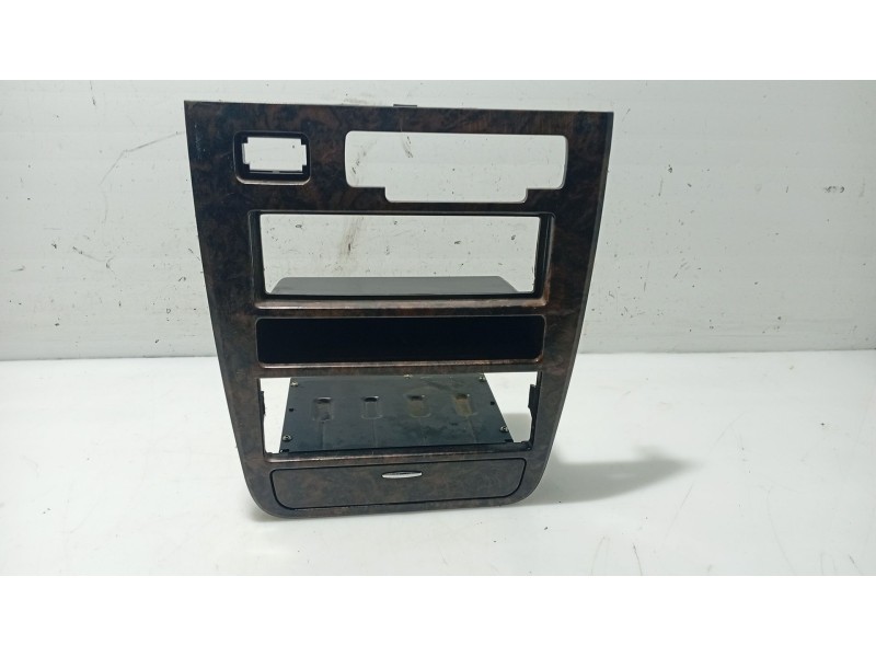 Recambio de moldura para hyundai xg 3.0 xg referencia OEM IAM   