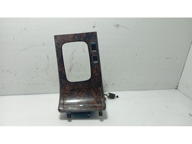 Recambio de moldura para hyundai xg 3.0 xg referencia OEM IAM 8474039000  