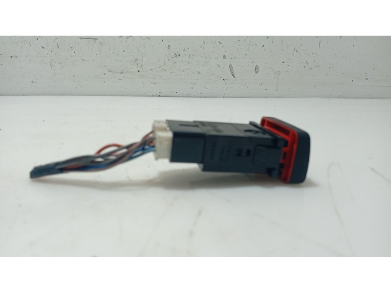 Recambio de warning para hyundai xg 3.0 xg referencia OEM IAM 9379039000  