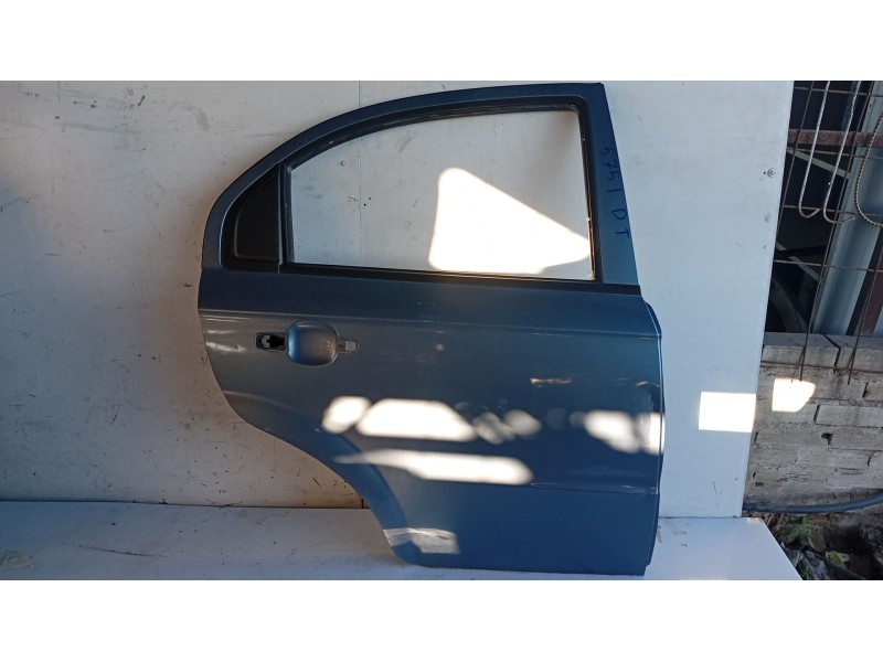 Recambio de puerta trasera derecha para chevrolet aveo / kalos sedán (t200) 1.4 referencia OEM IAM 96942266  