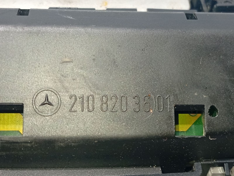 Recambio de luz interior para mercedes-benz clase e (w210) berlina diesel referencia OEM IAM 2108203601  