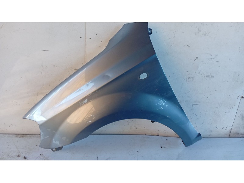 Recambio de aleta delantera izquierda para chevrolet aveo / kalos sedán (t200) 1.4 referencia OEM IAM 95483687  