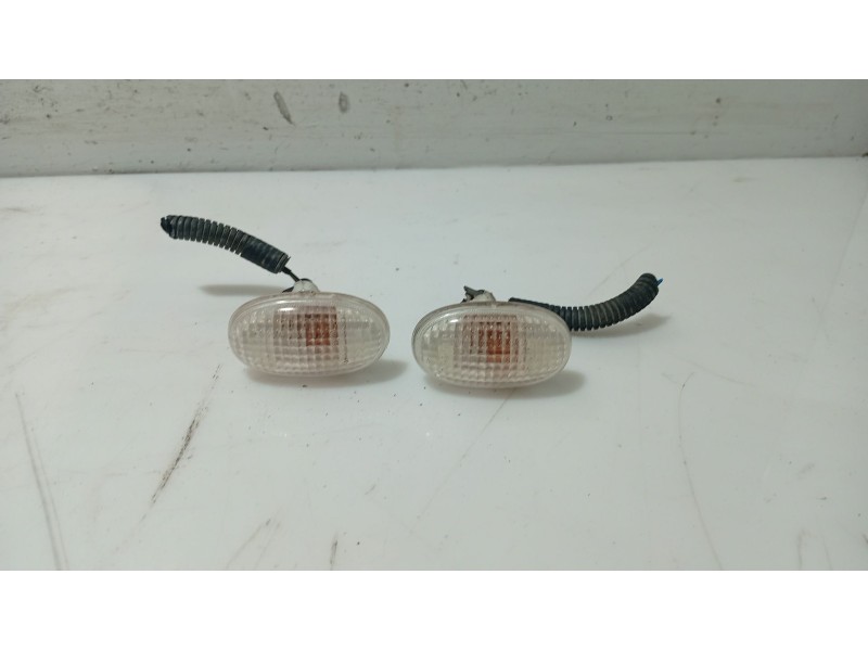 Recambio de piloto lateral izquierdo para chevrolet aveo / kalos sedán (t200) 1.4 referencia OEM IAM 96190579  